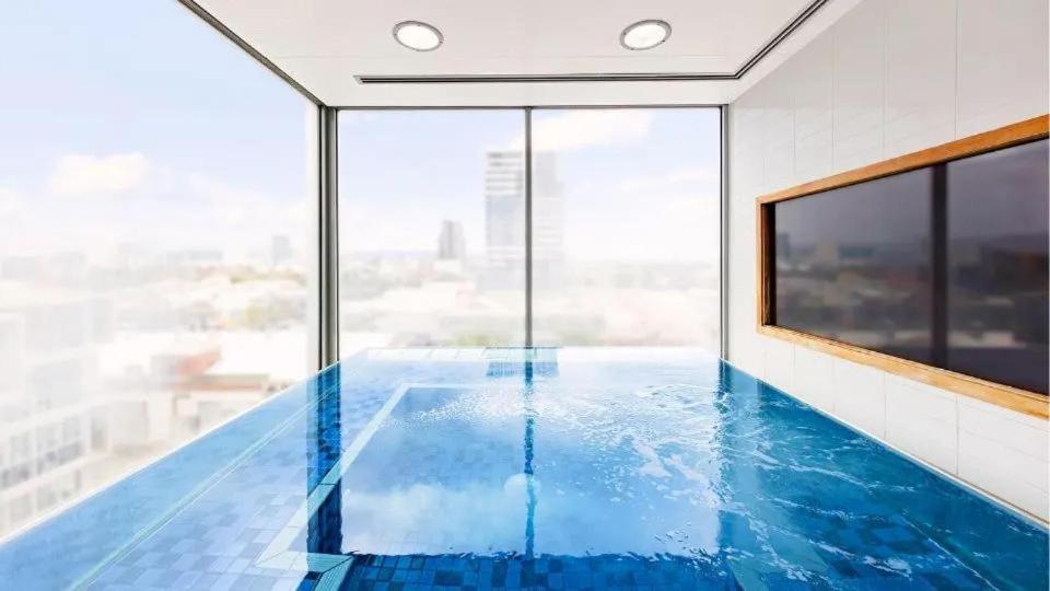 Sky View Apartment Cbd Skyline 2Br Apartment Balcony Spa Access Sleeps 6 Adelaide Eksteriør bilde