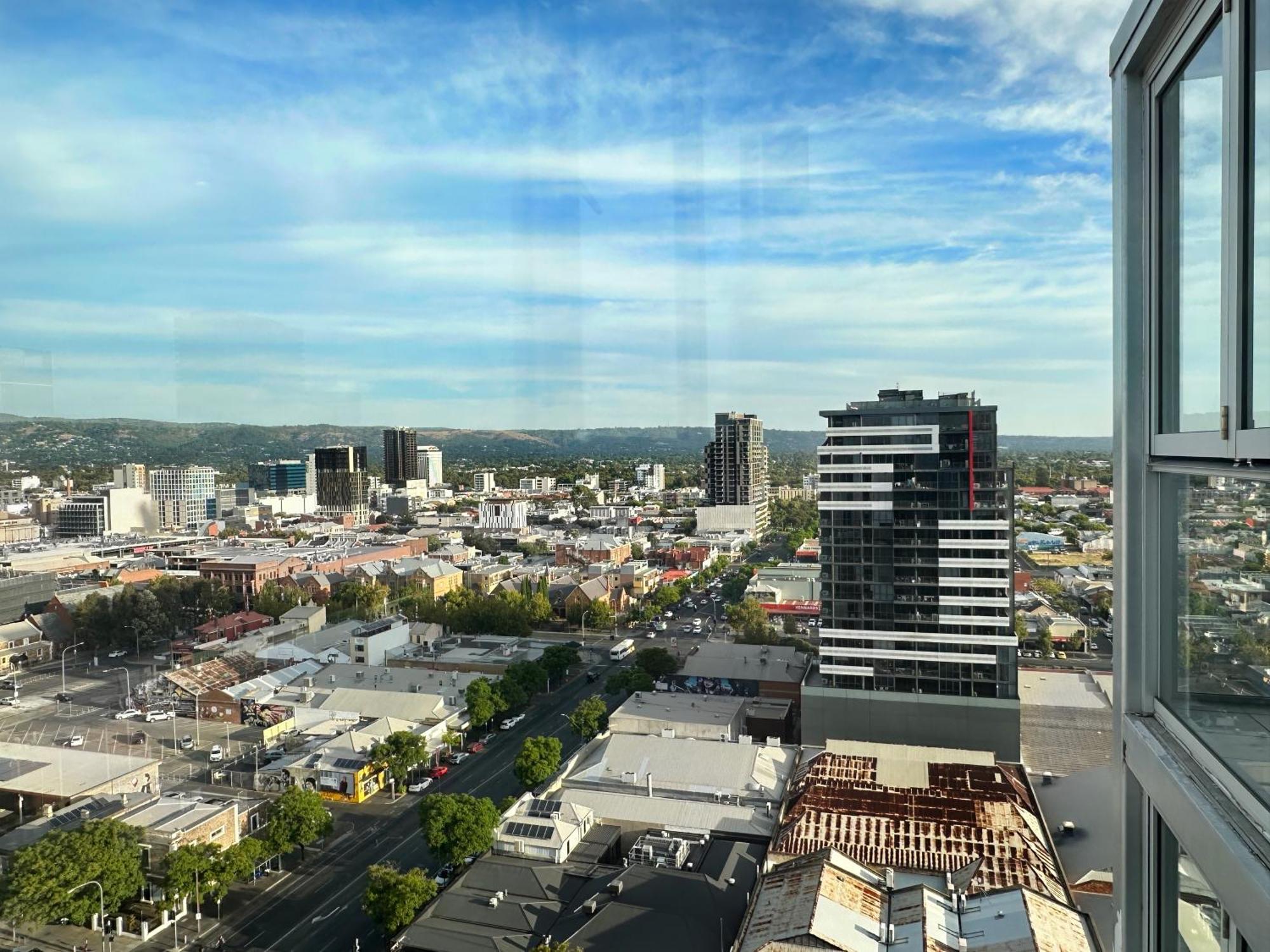 Sky View Apartment Cbd Skyline 2Br Apartment Balcony Spa Access Sleeps 6 Adelaide Eksteriør bilde
